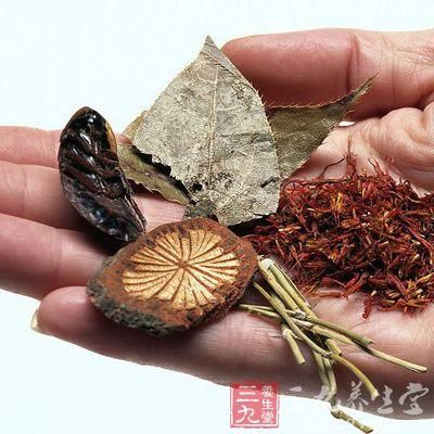 毛发苔癣擦什么药（毛发苔藓饮食方面要怎么注意）